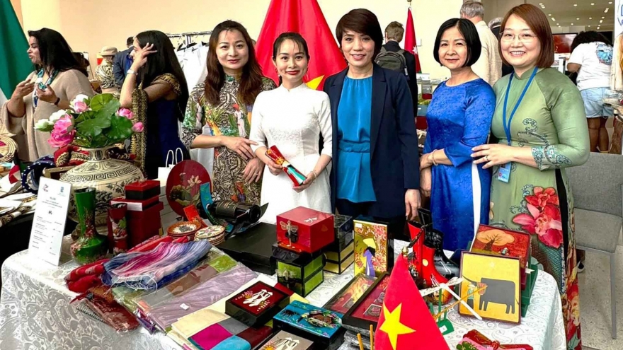 Vietnamese dishes impress visitors at UN International Bazaar 2024